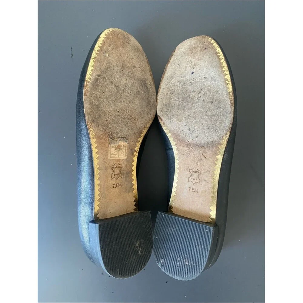 Tory Burch Signature Black Leather Ballet Flats Gold Logo Medallion Sz 7.5 Chic
